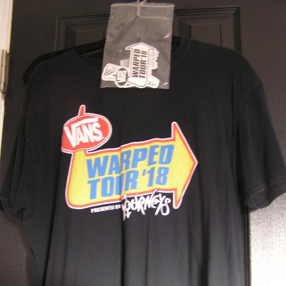 Vans Warped Final Tour 2018 T-Shirt & Sticker Bundle